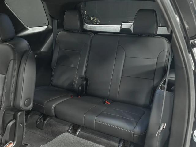 2023 Chevrolet Traverse AWD LT Leather