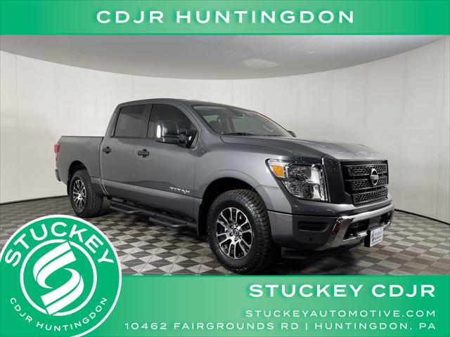 2024 Nissan TITAN Crew Cab SV 4x4