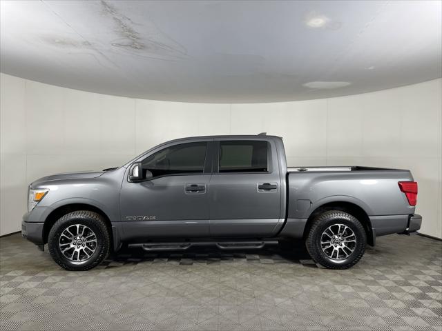 2024 Nissan TITAN Crew Cab SV 4x4