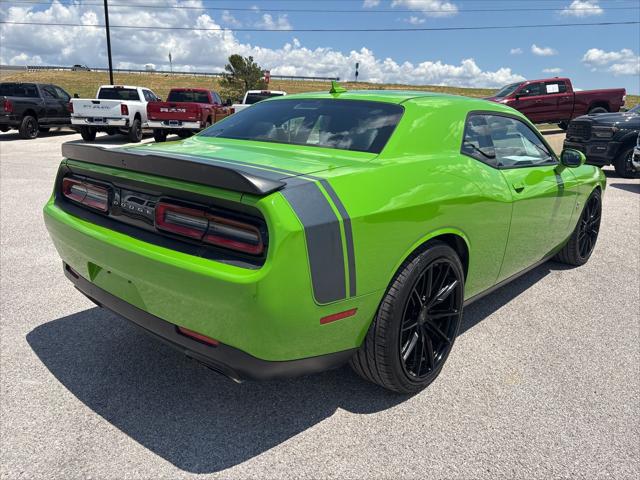 2017 Dodge Challenger 392 Hemi Scat Pack Shaker