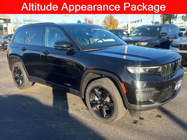 2022 Jeep Grand Cherokee Altitude 4x4 2022 Jeep Grand Cherokee Altitude 4x4