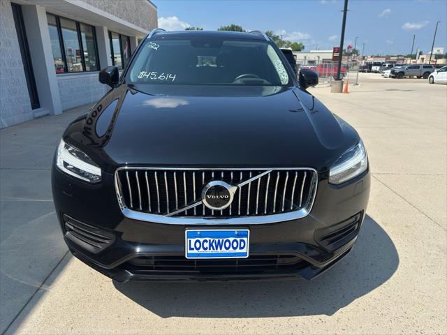 2022 Volvo XC90 T6 Momentum 7 Passenger