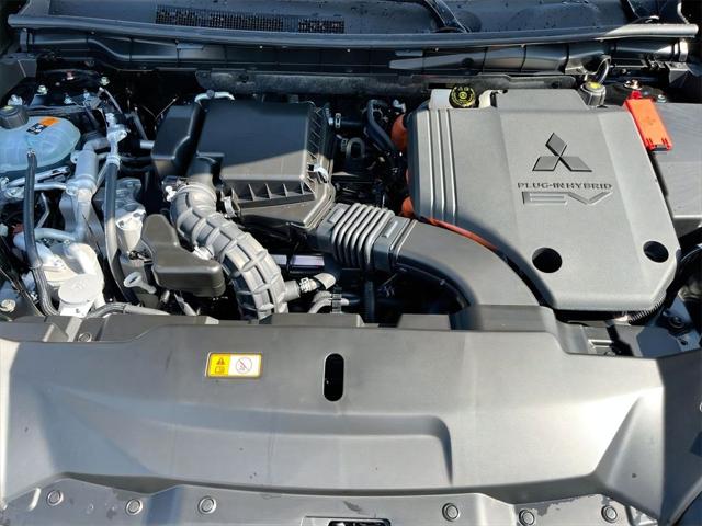 2025 Mitsubishi Outlander PHEV PLATINUM EDITION S-AWC
