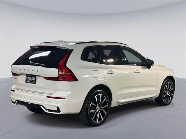 2023 Volvo XC60 Recharge T8 Plus Dark Theme