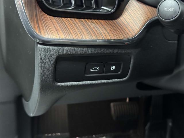 2023 Volvo XC60 Recharge T8 Plus Dark Theme