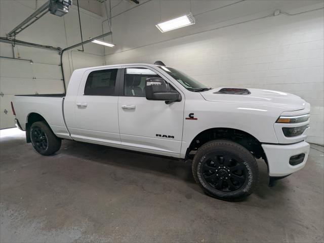 2026 RAM Ram 3500 RAM 3500 LARAMIE MEGA CAB 4X4 64 BOX