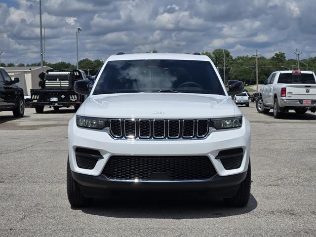 2025 Jeep Grand Cherokee GRAND CHEROKEE LAREDO X 4X4