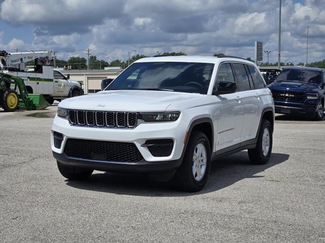 2025 Jeep Grand Cherokee GRAND CHEROKEE LAREDO X 4X4
