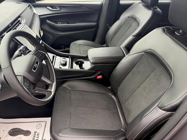 2025 Jeep Grand Cherokee GRAND CHEROKEE L ALTITUDE X 4X4 2025 Jeep Grand Cherokee GRAND CHEROKEE L ALTITUDE X 4X4