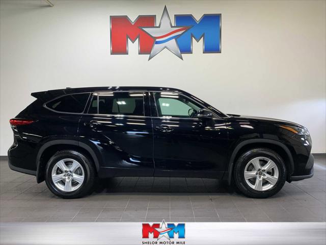 2022 Toyota Highlander LE