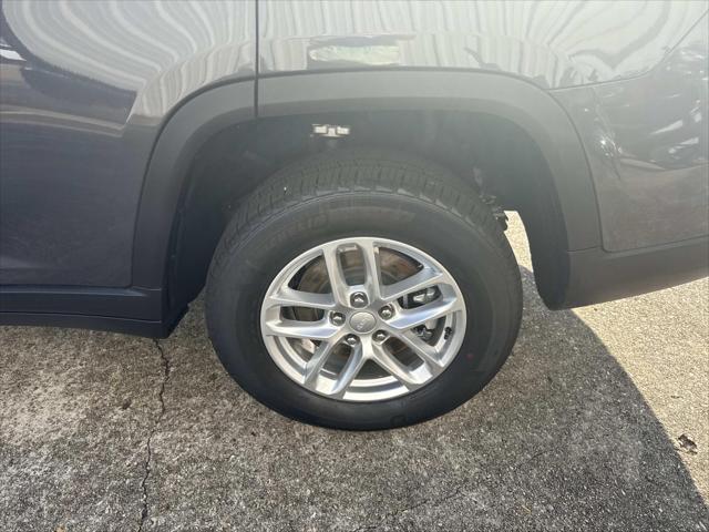 2025 Jeep Grand Cherokee GRAND CHEROKEE L LAREDO X 4X2