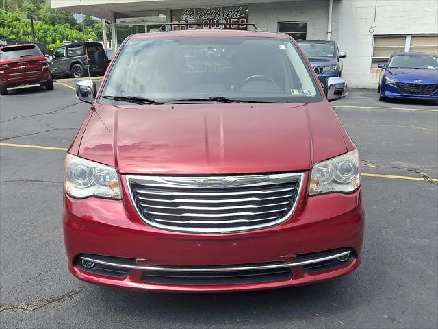 2015 Chrysler Town and Country Limited Platinum