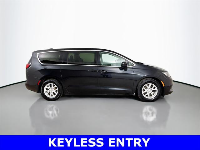 2017 Chrysler Pacifica LX