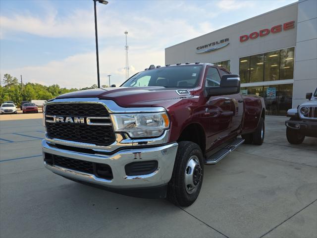 2024 RAM 3500 Tradesman Crew Cab 4x4 8 Box