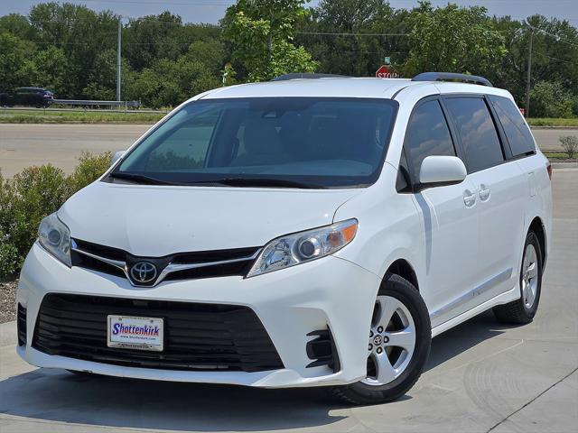 2020 Toyota Sienna LE 2020 Toyota Sienna LE