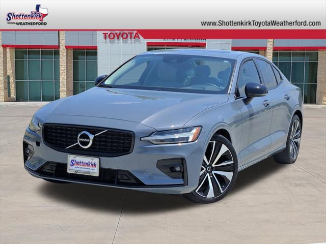 2022 Volvo S60 B5 Momentum