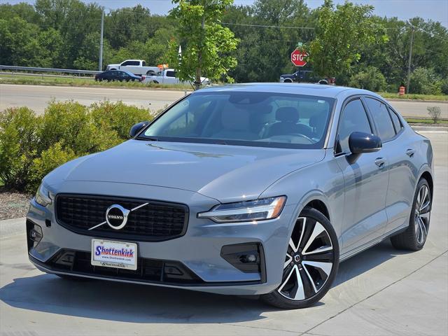 2022 Volvo S60 B5 Momentum