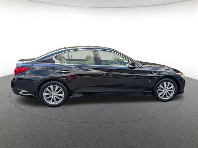 2015 INFINITI Q50 Base