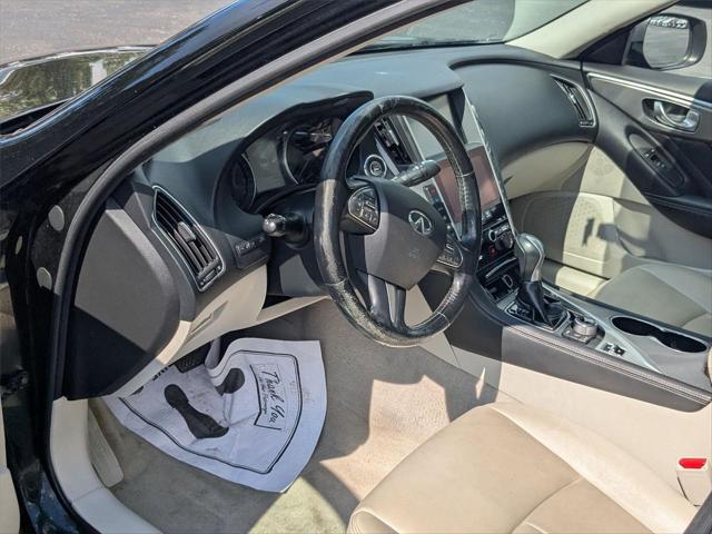 2015 INFINITI Q50 Base