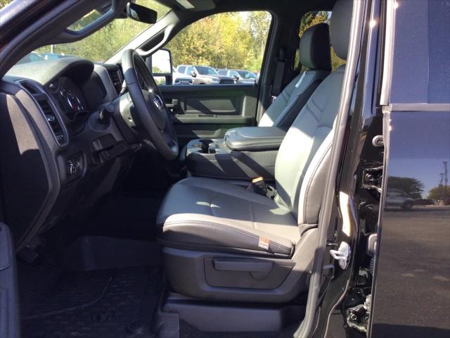 2025 RAM 2500 Tradesman Crew Cab 4x4 64 Box
