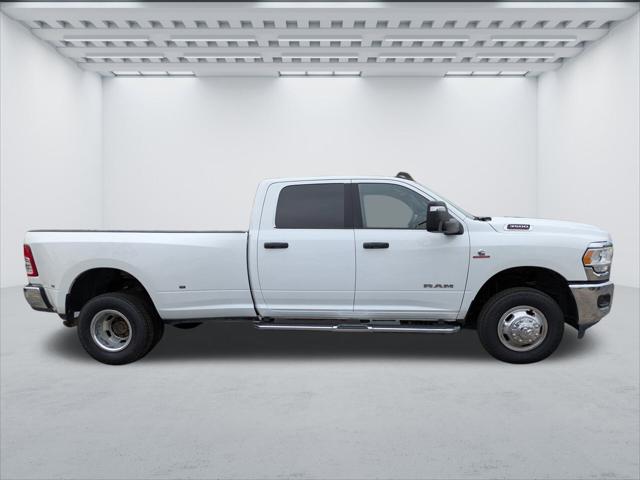 2023 RAM 3500 Big Horn Crew Cab 4x4 8 Box 2023 RAM 3500 Big Horn Crew Cab 4x4 8 Box