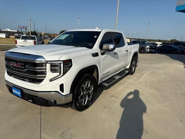 2022 GMC Sierra 1500 4WD Crew Cab Short Box SLT