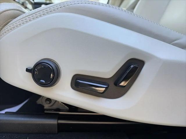 2026 Volvo XC90 Ultra, B6 AWD Gas (mild hybrid), Gasoline, Bright, 7 Seats