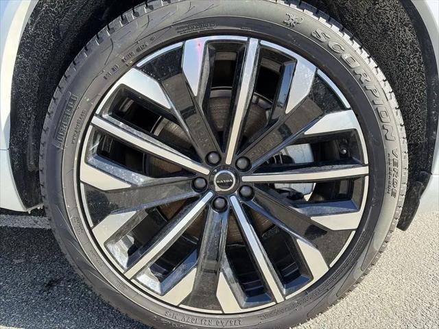 2026 Volvo XC90 Ultra, B6 AWD Gas (mild hybrid), Gasoline, Bright, 7 Seats