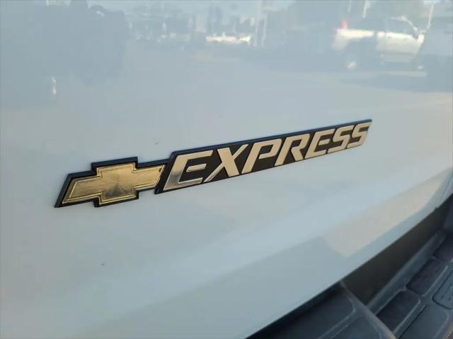 2025 Chevrolet Express Cargo Van RWD 2500 Regular Wheelbase WT