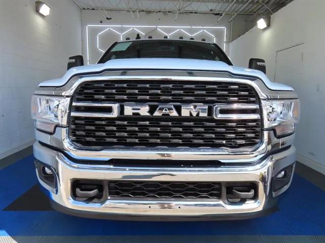 2024 Ram 3500 Big Horn Crew Cab 4x4 8' Box