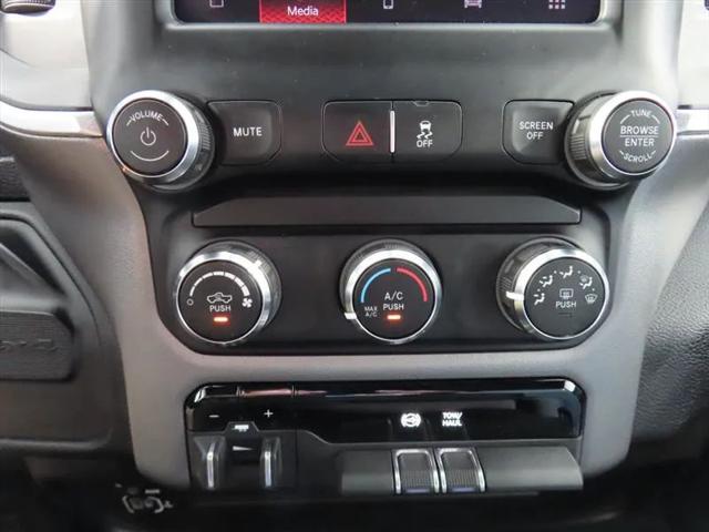 2024 Ram 3500 Big Horn Crew Cab 4x4 8' Box