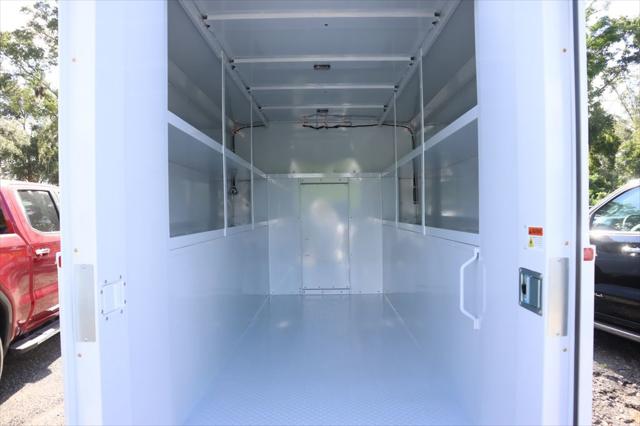 2025 GMC Savana Cutaway Work Van