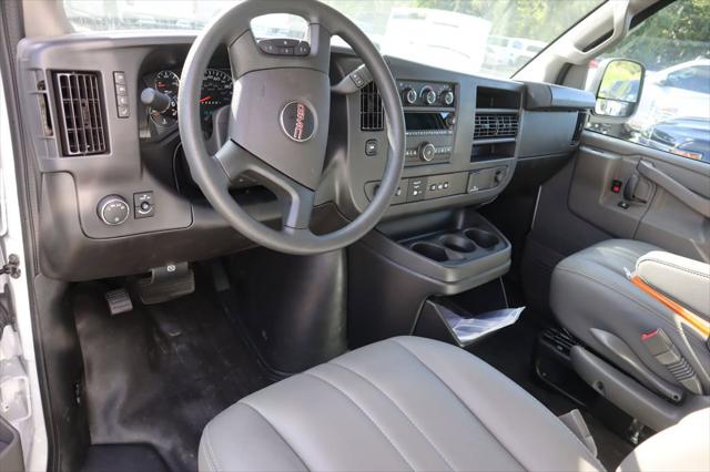 2025 GMC Savana Cutaway Work Van