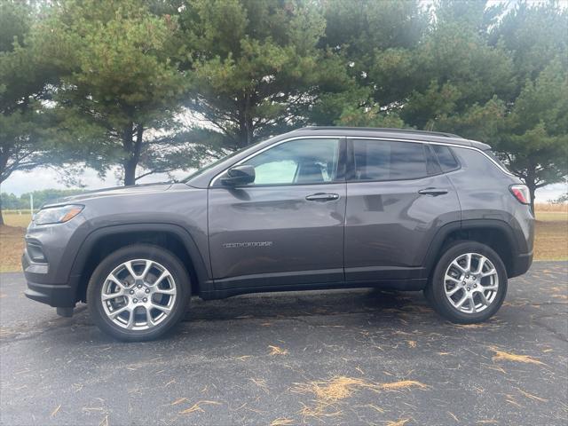 2022 Jeep Compass Latitude Lux 4x4 for sale in Taylorville, IL