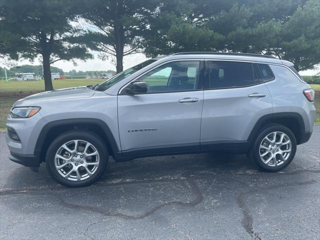 2022 Jeep Compass Latitude Lux 4x4 2022 Jeep Compass Latitude Lux 4x4