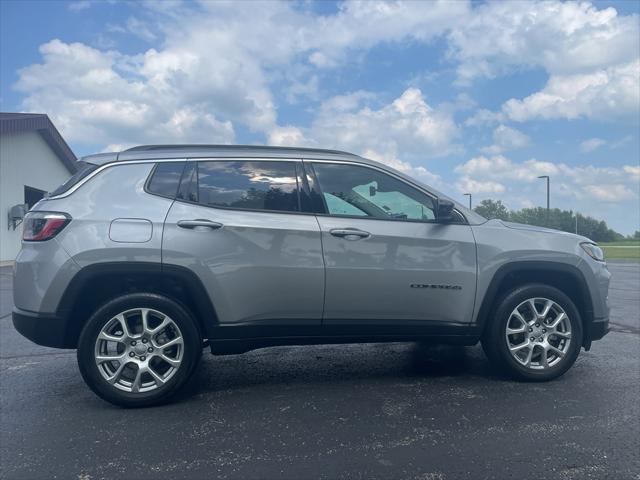 2022 Jeep Compass Latitude Lux 4x4 2022 Jeep Compass Latitude Lux 4x4