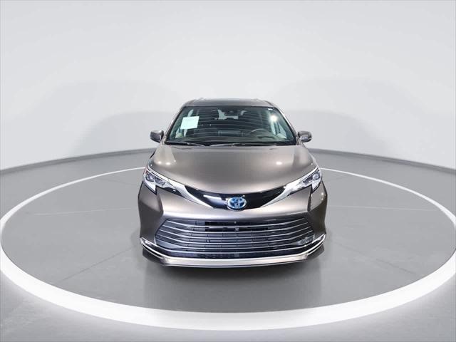 2023 Toyota Sienna Platinum