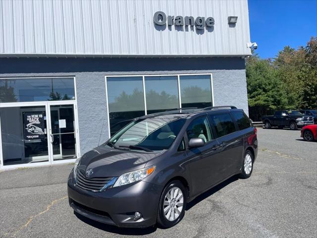 2013 Toyota Sienna XLE 7 Passenger