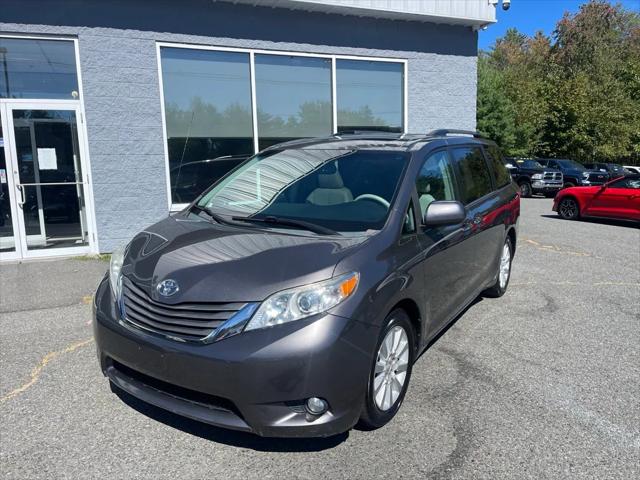 2013 Toyota Sienna XLE 7 Passenger