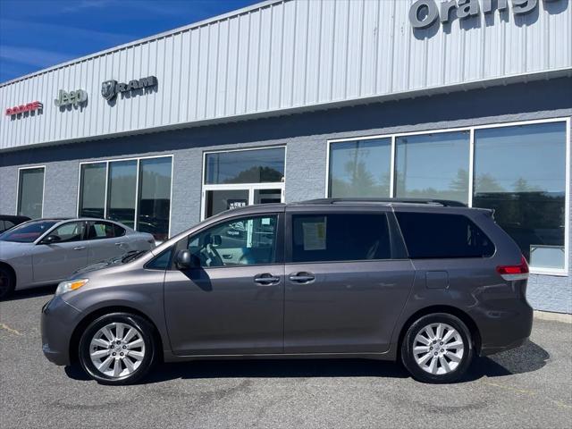 2013 Toyota Sienna XLE 7 Passenger
