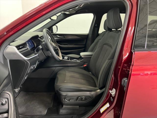 2024 Jeep Grand Cherokee Laredo 4x4
