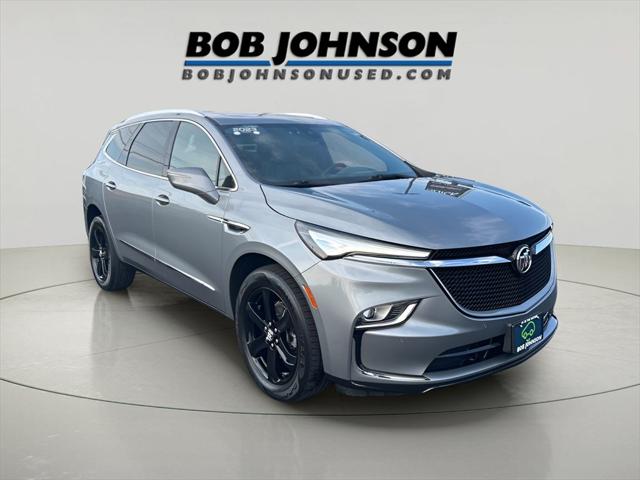 2023 Buick Enclave Essence AWD