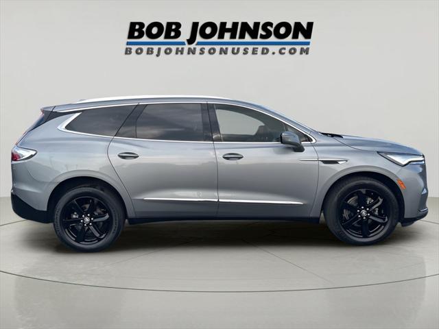 2023 Buick Enclave Essence AWD