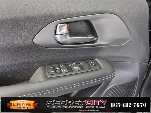 2026 Chrysler Voyager LX