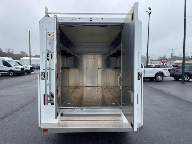 2026 Ford E-350 Cutaway Base