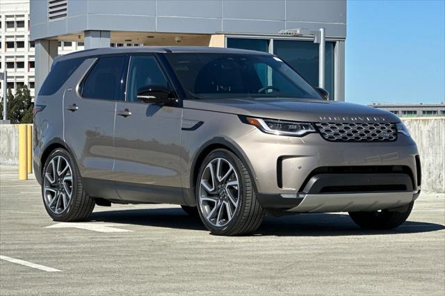 2025 Land Rover Discovery P300 S