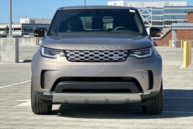 2025 Land Rover Discovery P300 S