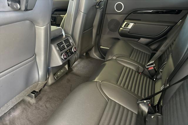 2025 Land Rover Discovery P300 S