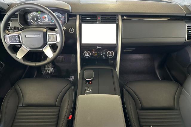 2025 Land Rover Discovery P300 S