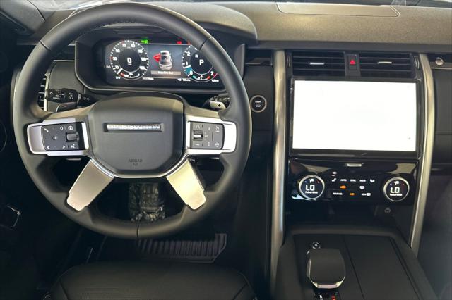 2025 Land Rover Discovery P300 S